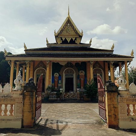 Family Batcave Homestay Battambang Exterior photo