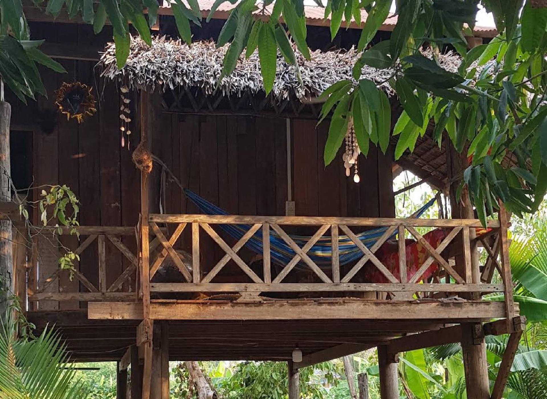 Family Batcave Homestay Battambang Exterior photo