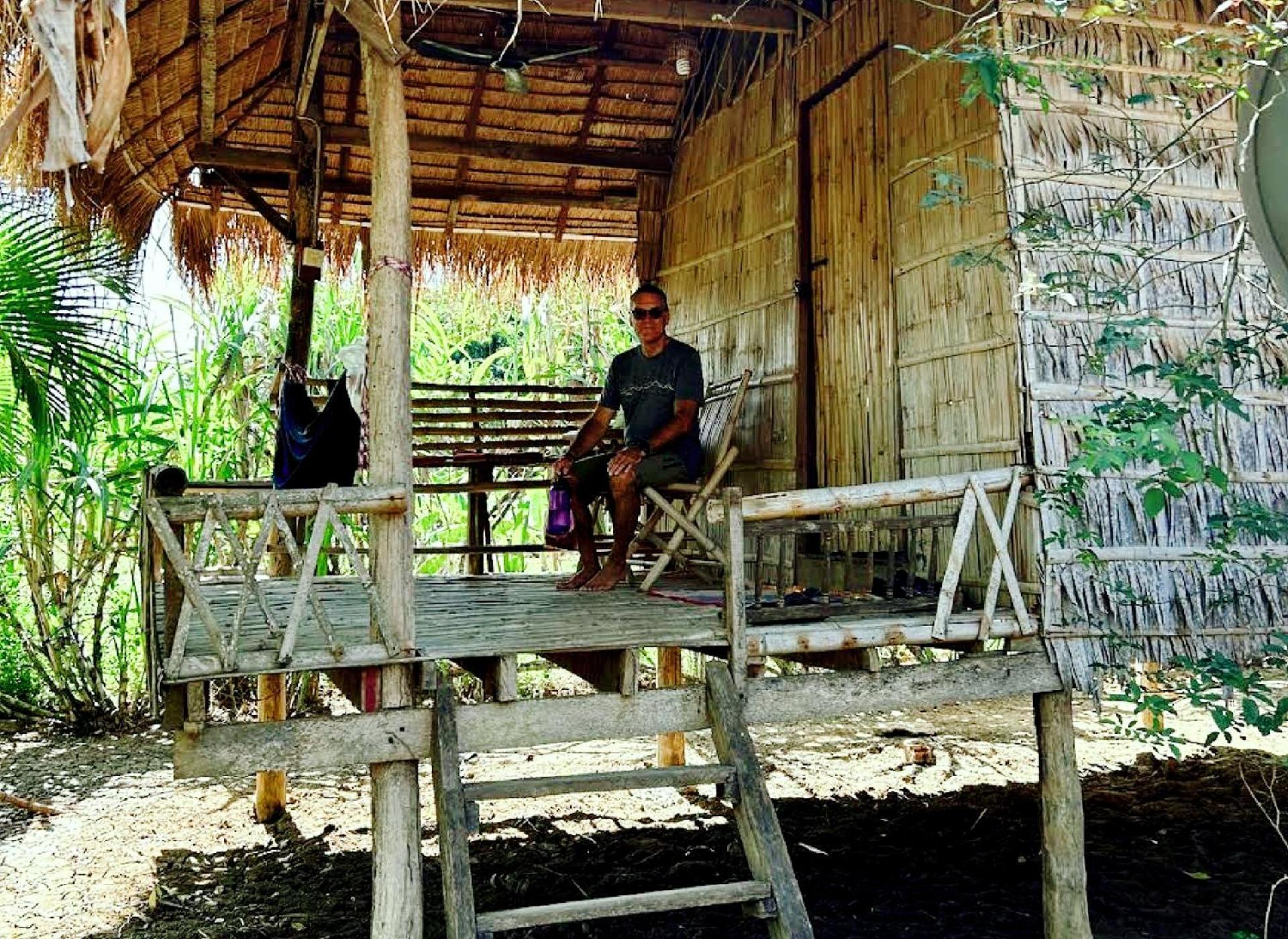 Family Batcave Homestay Battambang Exterior photo