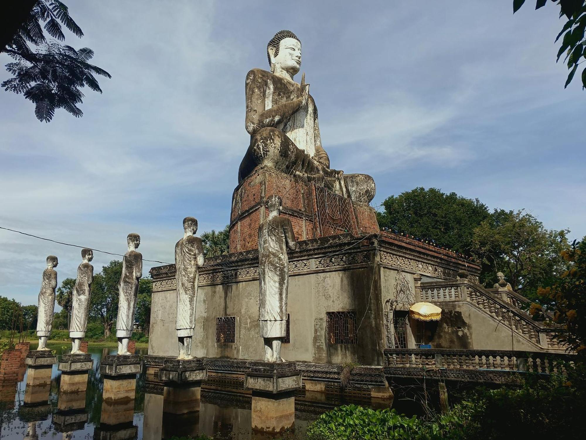 Family Batcave Homestay Battambang Exterior photo
