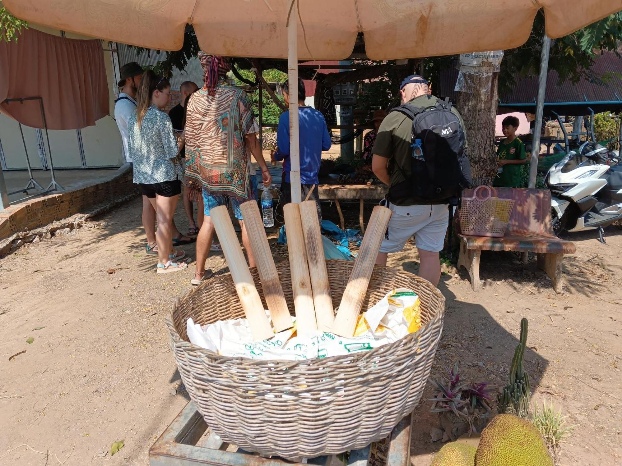 Family Batcave Homestay Battambang Exterior photo